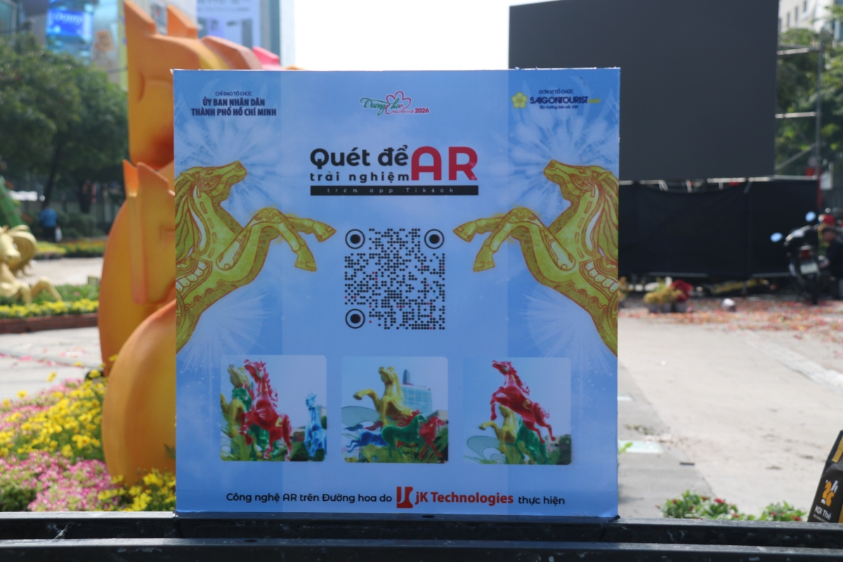 Đường hoa Nguyễn Huệ gấp rút hoàn thiện, sẵn sàng khai trương đón Tết Bính Ngọ 2026