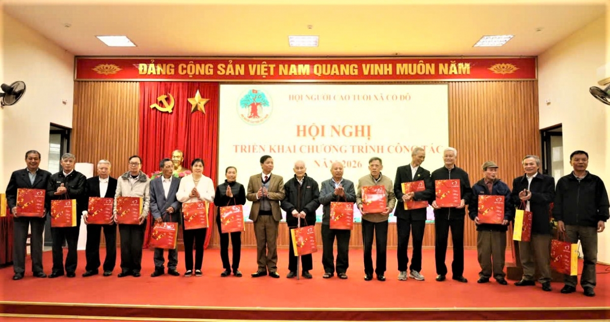 Tặng quà NCT xã Cổ Đô, TP Hà Nội