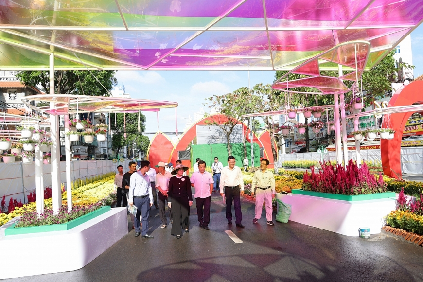 Đường hoa nghệ thuật có tổng chiều dài khoảng 310 mét