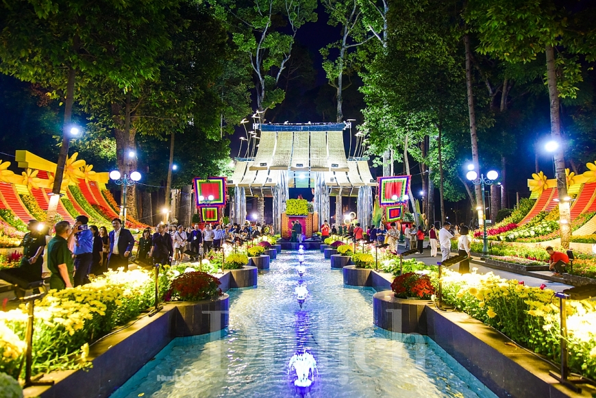 Hội hoa Xuân năm nay không gian thưởng lãm hoa cảnh mà còn gửi gắm khát vọng bứt phá của thành phố trong kỷ nguyên mới