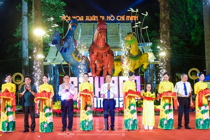 Khai mạc Hội Hoa Xuân Tao Đàn lần thứ 46 với chủ đề “Xuân hội tụ – Vững bước vươn mình”