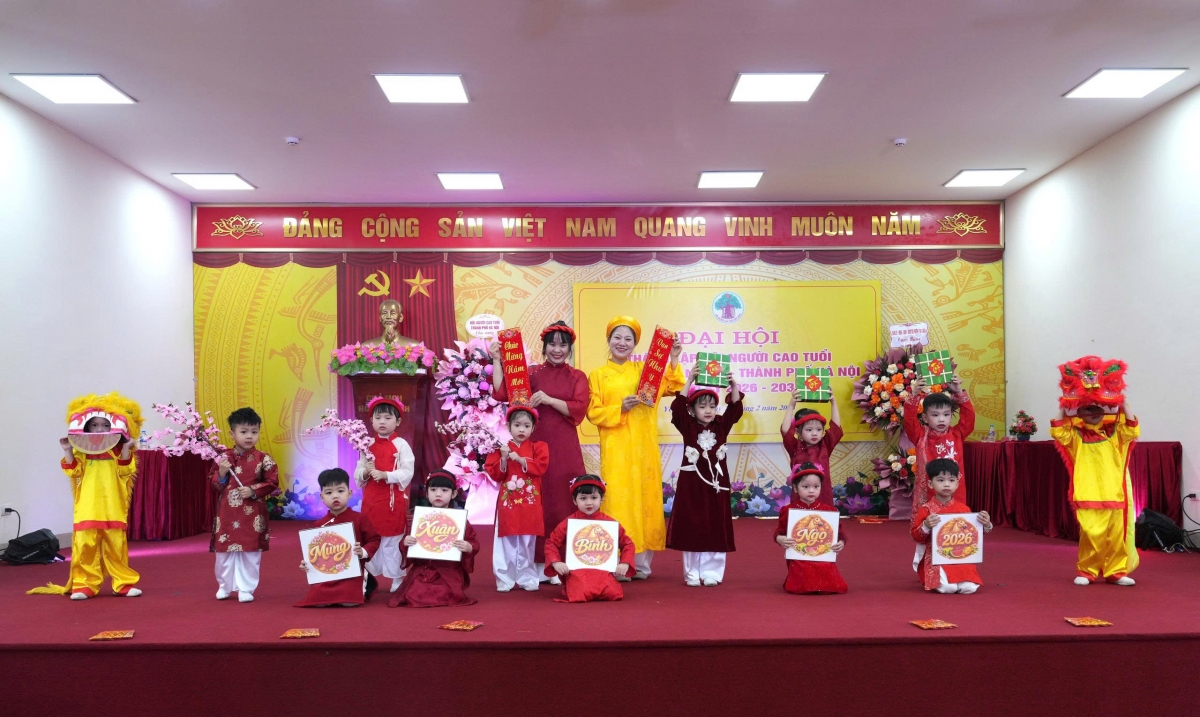 Tiết mục văn nghệ chào mừng Đại hội