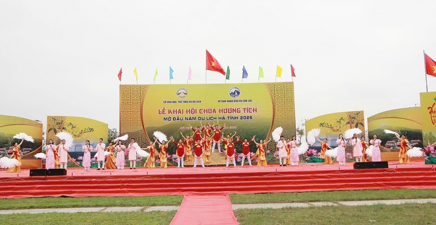 Tiết mục văn nghệ chào mừng lễ Khai hội chùa Hương Tích năm 2026.