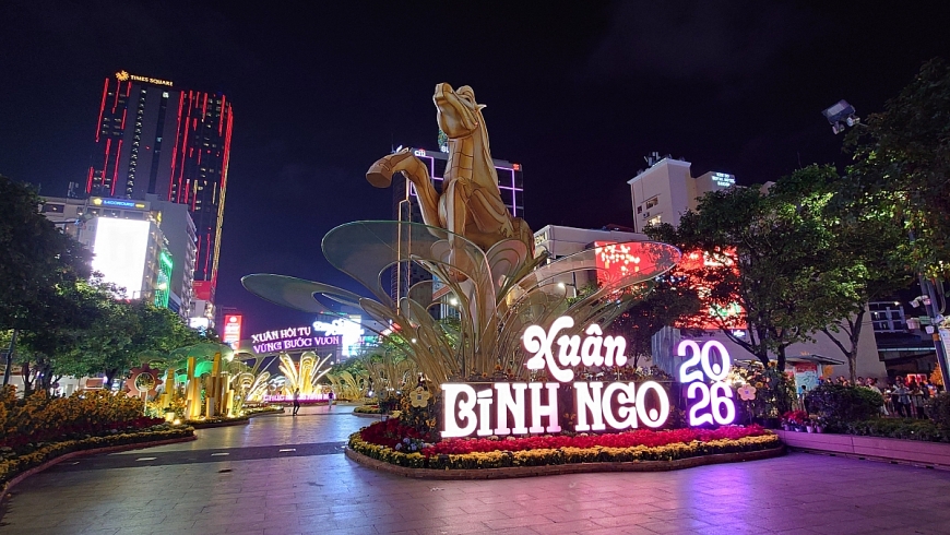 Đại cảnh cổng chào và cổng kết Đường hoa Tết Bính Ngọ 2026 sẽ được lưu giữ đến 21g00 ngày 22/3