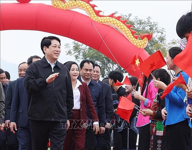 Chủ tịch nước Lương Cường dự Lễ phát động “Tết trồng cây đời đời nhớ ơn Bác Hồ” tại phường Lào Cai, tỉnh Lào Cai. Ảnh: Lâm Khánh/TTXVN