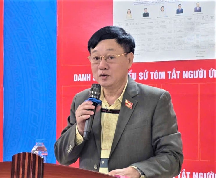 Bí thư Chi bộ Hoàng Đình Sáu phát biểu mừng thọ NCT và giao nhiệm vụ cho các tân binh