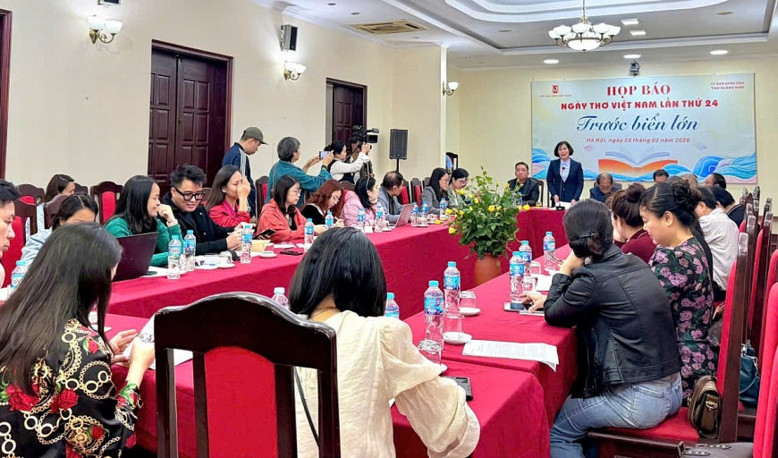 Ông Nguyễn Thanh Tùng, Phó Giám đốc Sở Văn hoá, Thể thao và Du lịch Quảng Ninh thông tin một số nội dung về công tác tổ chức Ngày Thơ Việt Nam tại Quảng Ninh.