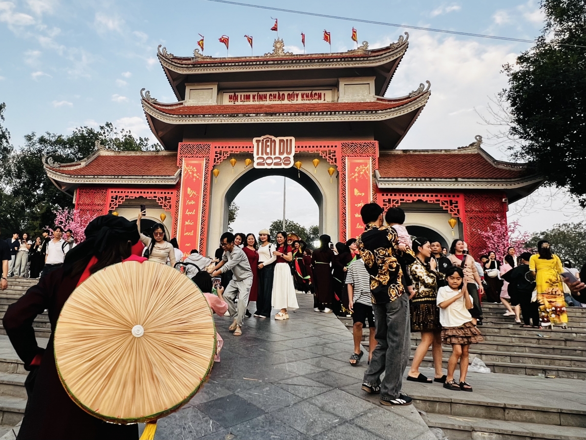 Trẩy Hội Lim – theo câu Quan họ du xuân vùng Kinh Bắc