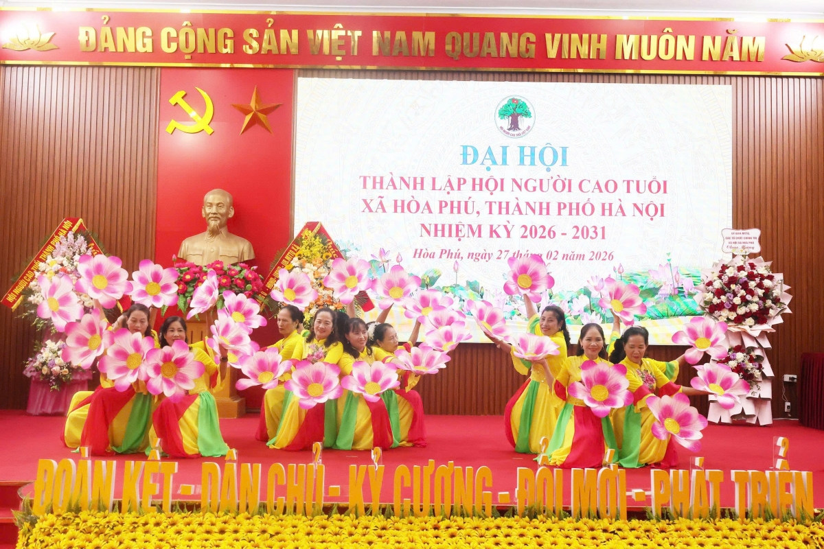 Tiết mục văn nghệ chào mừng Đại hội