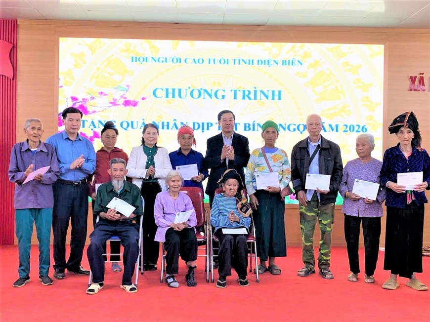 Trao quà hỗ trợ NCT hoàn cảnh khó khăn tỉnh Điện Biên nhân dịp Xuân Bính Ngọ 2026.