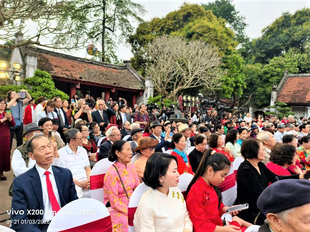 Đông đảo hội viên, người yêu thơ và NCT tham gia Ngày thơ Thăng Long - Hà Nội