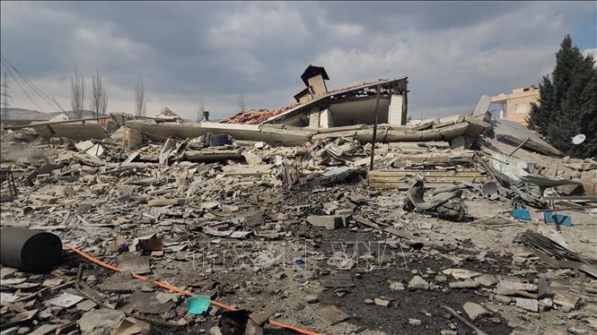 Cảnh đổ nát sau vụ không kích của Israel tại thị trấn Hosh al-Rafqa, gần Baalbek, miền Đông Liban ngày 2-3-2026.