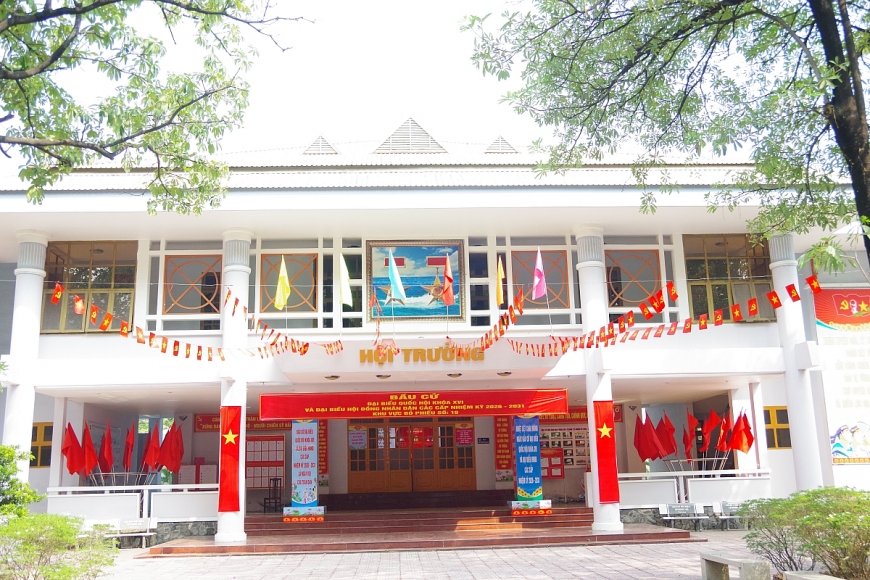 Quang cảnh khuôn viên hội trường Lữ đoàn 125 – địa điểm bỏ phiếu số 19