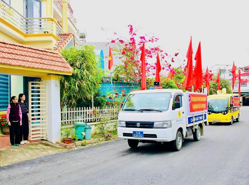  54 xã, phường trên địa bàn tỉnh Quảng Ninh đều tổ chức đội lưu động tuyên truyền về công tác bầu cử. (Ảnh Sở VHTT&DL).