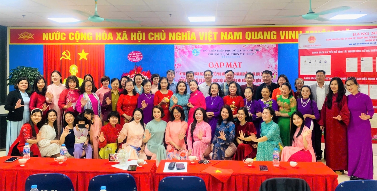 Các đại biểu tham dự buổi gặp mặt