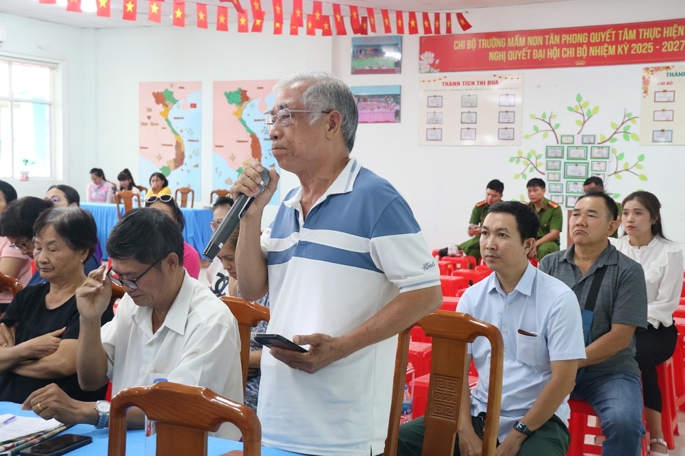 Cử tri người cao tuổi phường Tân Hưng quan tâm môi trường, an ninh trật tự và chăm sóc sức khỏe