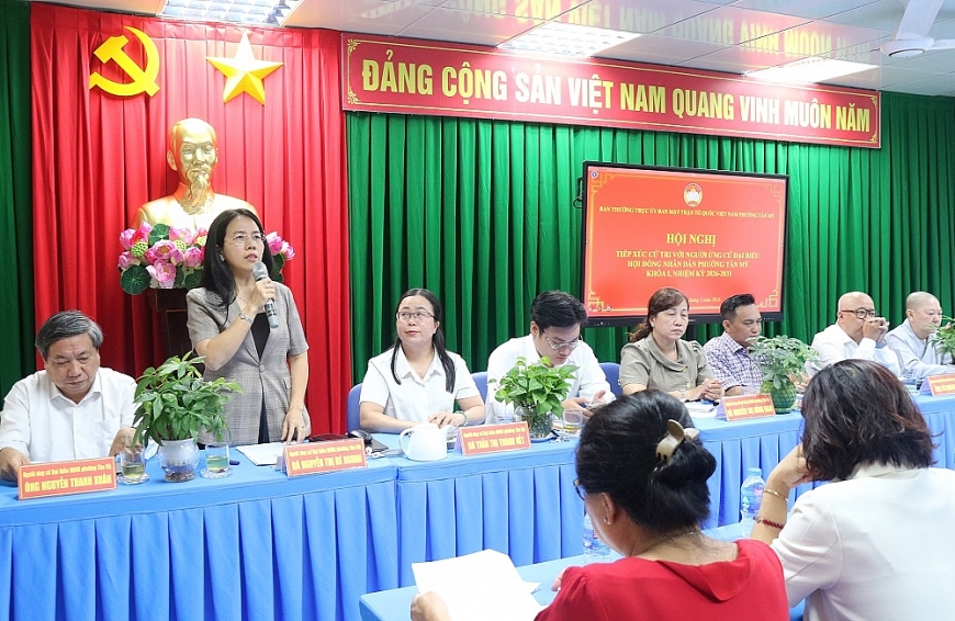 Ứng cử viên Nguyễn Thị Bé Ngoan, hiện là Phó Bí thư Đảng ủy, Chủ tịch UBND phường Tân Mỹ