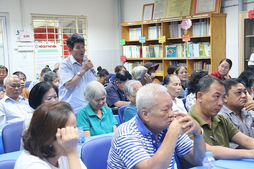 Nhiều cử tri, đặc biệt là các cử tri cao tuổi, đã phản ánh những vấn đề thiết thực liên quan đến đời sống hằng ngày