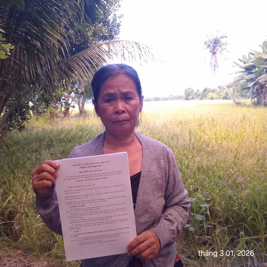 Sổ hộ khẩu bị “bỏ sót” và những tình tiết chưa được làm rõ