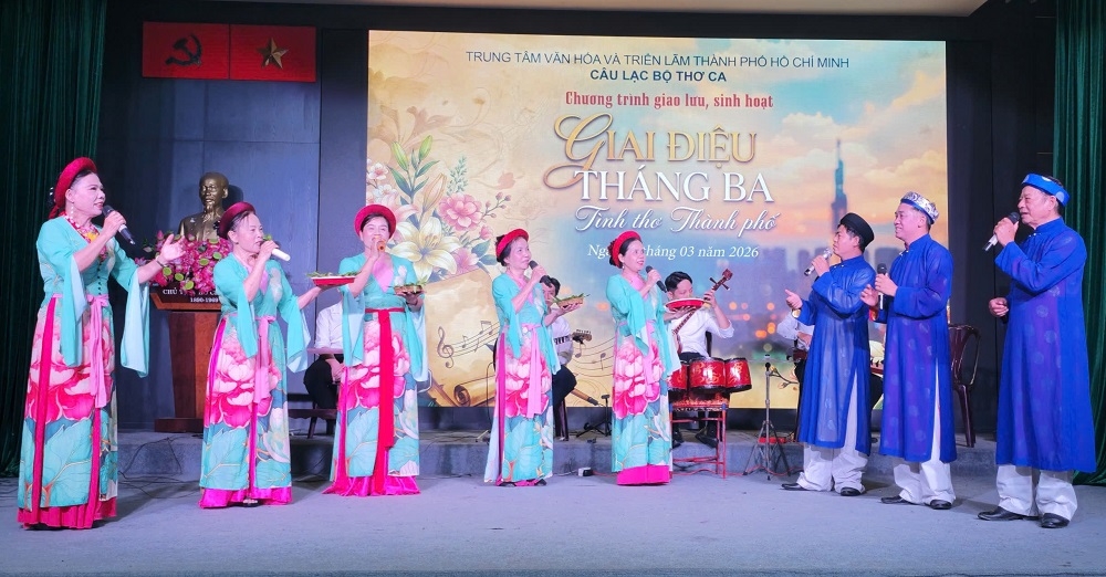 Người cao tuổi “giữ lửa” thi ca tại Câu lạc bộ Thơ ca TP. Hồ Chí Minh