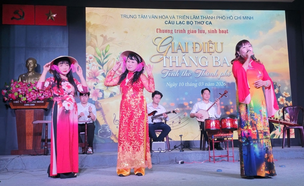 Người cao tuổi “giữ lửa” thi ca tại Câu lạc bộ Thơ ca TP. Hồ Chí Minh