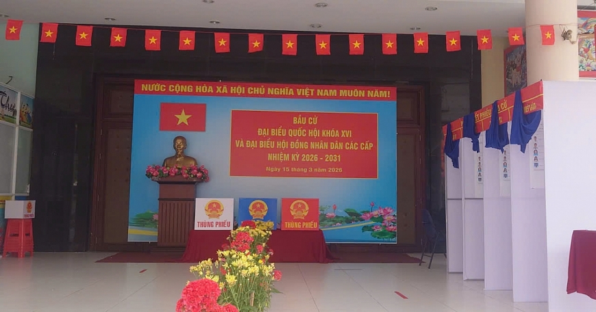 Khu vực bầu cử số 20, phường Tân Hưng, TP. Hồ Chí Minh được trang trí trang trọng, sẵn sàng cho ngày bầu cử đại biểu Quốc hội khóa XVI và đại biểu HĐND các cấp nhiệm kỳ 2026 – 2031