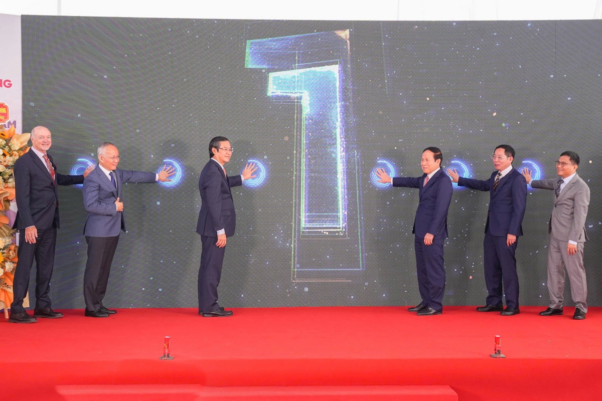 Các đồnthực hiện nghi thức khởi công Dự án.