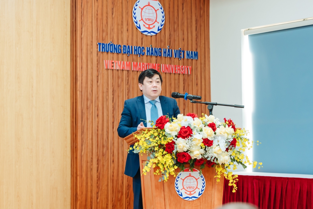 Ông Hoàng Hồng Giang - Phó Cục trưởng Cục Hàng hải và Đường thủy Việt Nam phát biểu tại Phiên Khai mạc