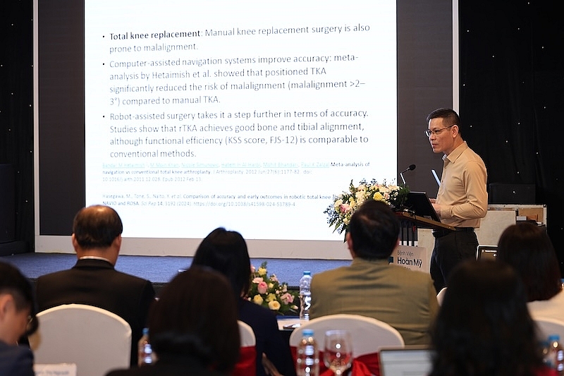 PGS.TS.BS. Đào Xuân Thành - Phó Giám đốc, Trưởng Khoa Chấn thương chỉnh hình và Y học Thể thao - Bệnh viện Đại học Y Hà Nội