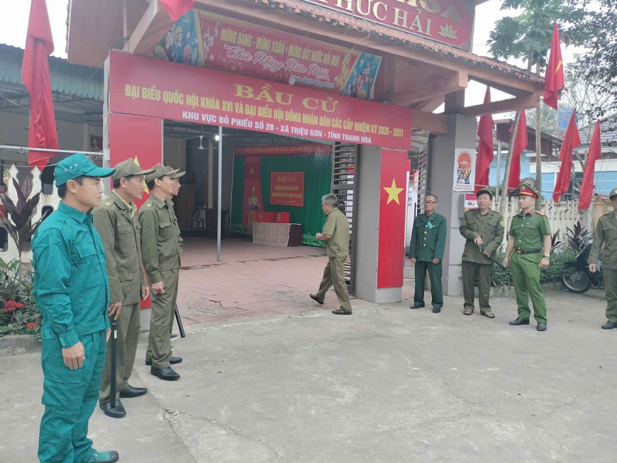 Cử tri cao tuổi Thanh Hóa hân hoan trong ngày bầu cử