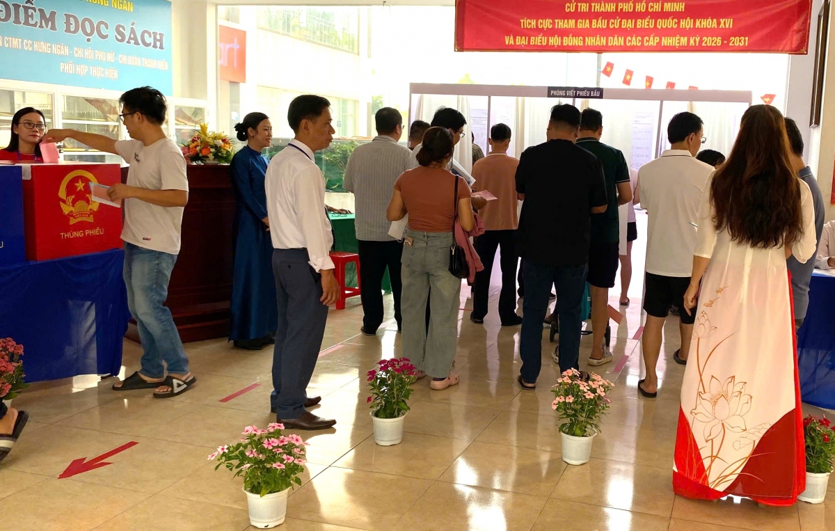 TP. Hồ Chí Minh: Cử tri tại chung cư Hưng Ngân, phường Trung Mỹ Tây tích cực tham gia bầu cử
