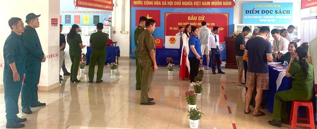 TP. Hồ Chí Minh: Cử tri tại chung cư Hưng Ngân, phường Trung Mỹ Tây tích cực tham gia bầu cử