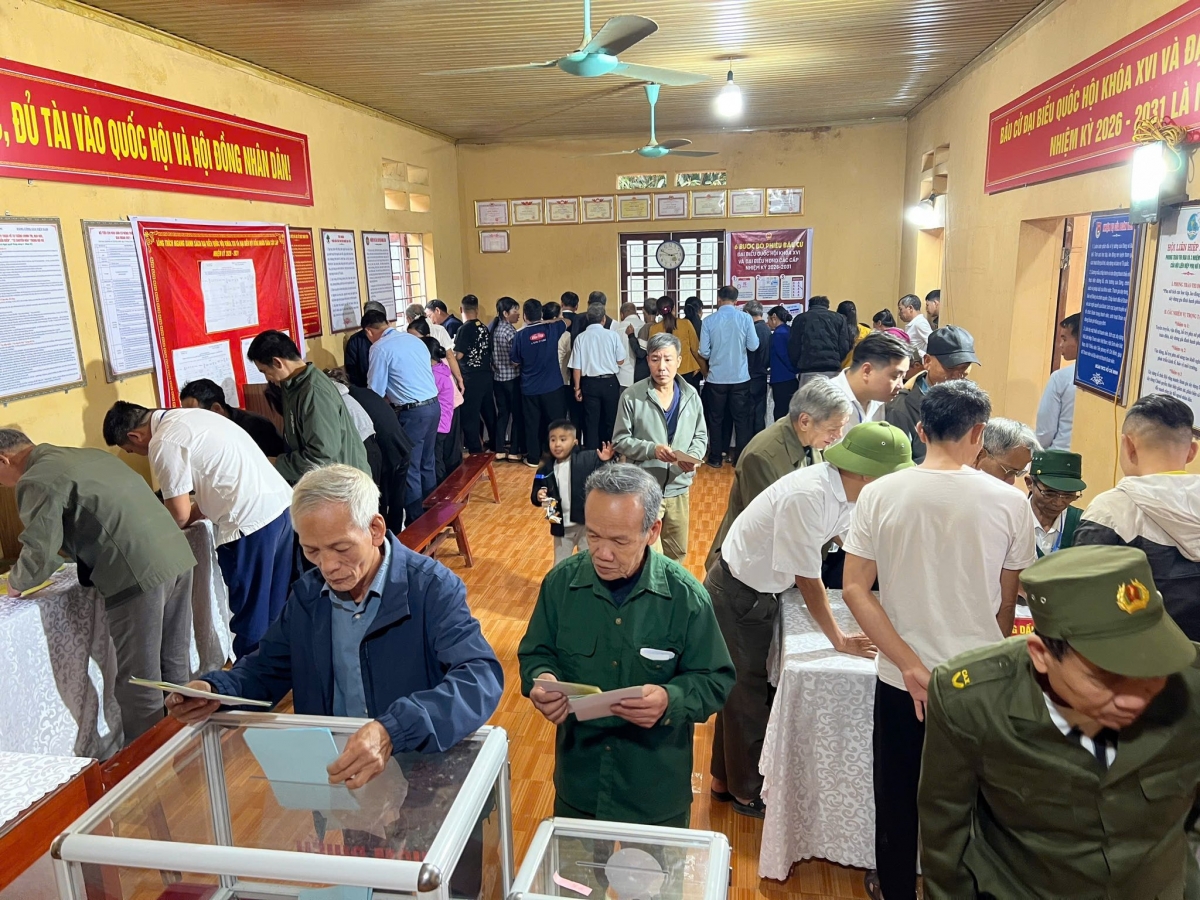 Phú Thọ: Người cao tuổi gương mẫu tham gia Ngày hội non sông