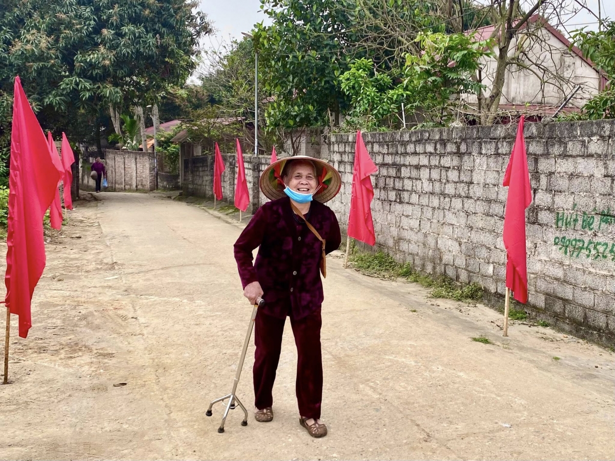 Cử tri cao tuổi trên địa bàn tỉnh đi bầu cử