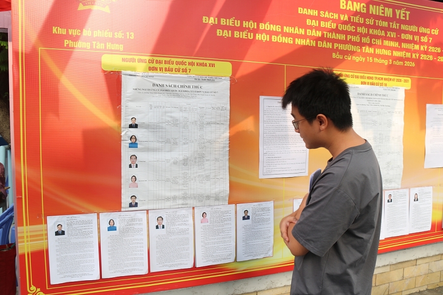 Phường Tân Hưng rộn ràng ngày hội bầu cử, người cao tuổi gương mẫu đi đầu