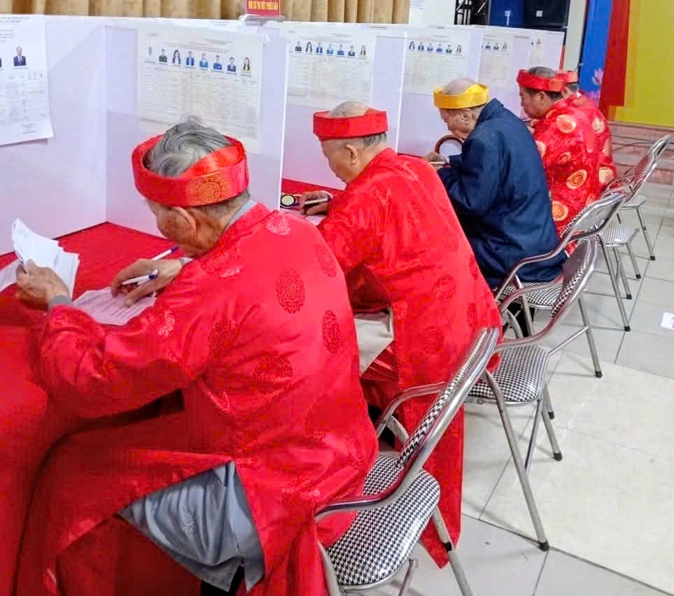 Cử tri cao tuổi TP Hà Nội trách nhiệm tham gia bầu đúng,bầu đủ, góp phần xây dựng cơ quan quyền lực nhà nước vững mạnh, đại biểu dân cử  đủ đức, đủ tài, đại diện cho tiếng nói, nguyện vọng của Nhân dân