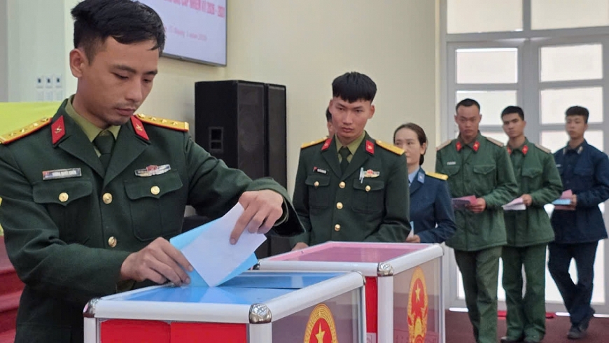 Quảng Ninh: Đến 11h30, gần 90% cử tri đã hoàn thành quyền bầu cử