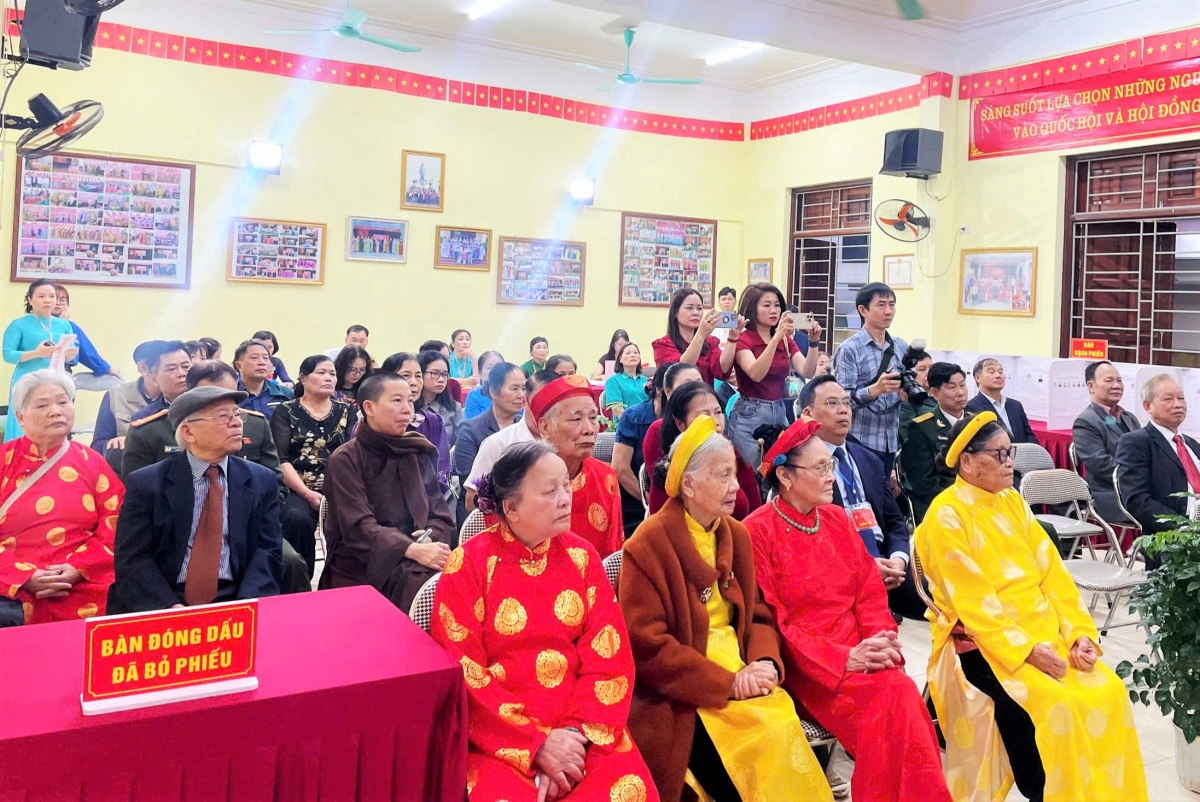 NCT phường Thanh Liệt, TP Hà Nội dự khai mạc và bỏ những lá phiếu đầu tiên