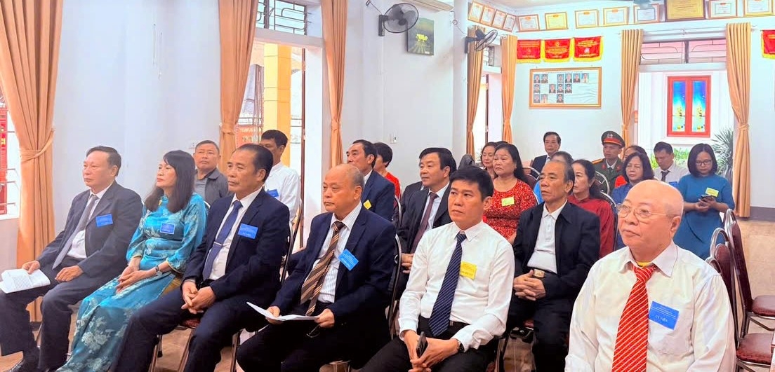 Nhiều NCT tỉnh Nghệ An tham gia các tổ bầu cử ở thôn, tổ dân phố, khu dân cư