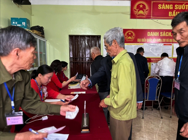 Ninh Bình: Hơn 3 triệu cử tri nô nức đi bỏ phiếu