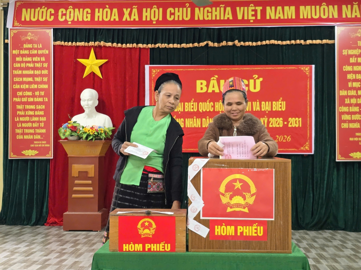 Nhiều xã, phường trên địa bàn tỉnh Nghệ An có tỷ lệ cử tri đi bầu cử đạt tỷ lệ 100 %