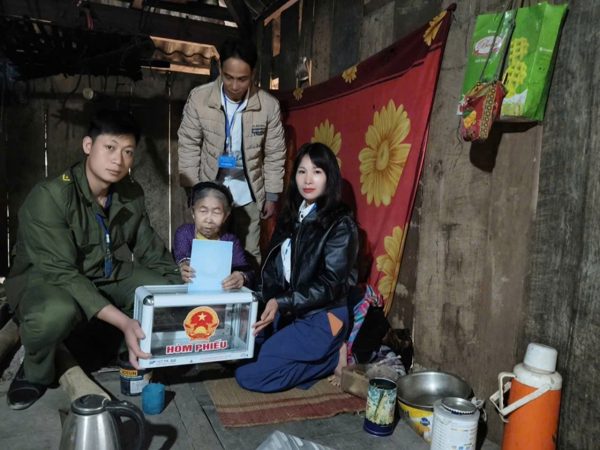 Lào Cai: Tỷ lệ cử tri đi bầu đạt 99,998%