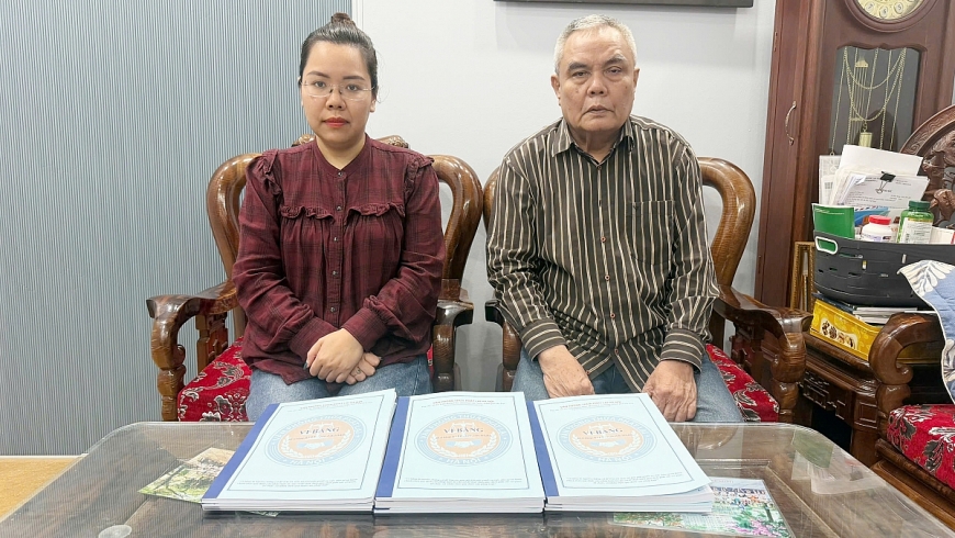 , Ông Lê Công Tú và chị Lê Thu Hương