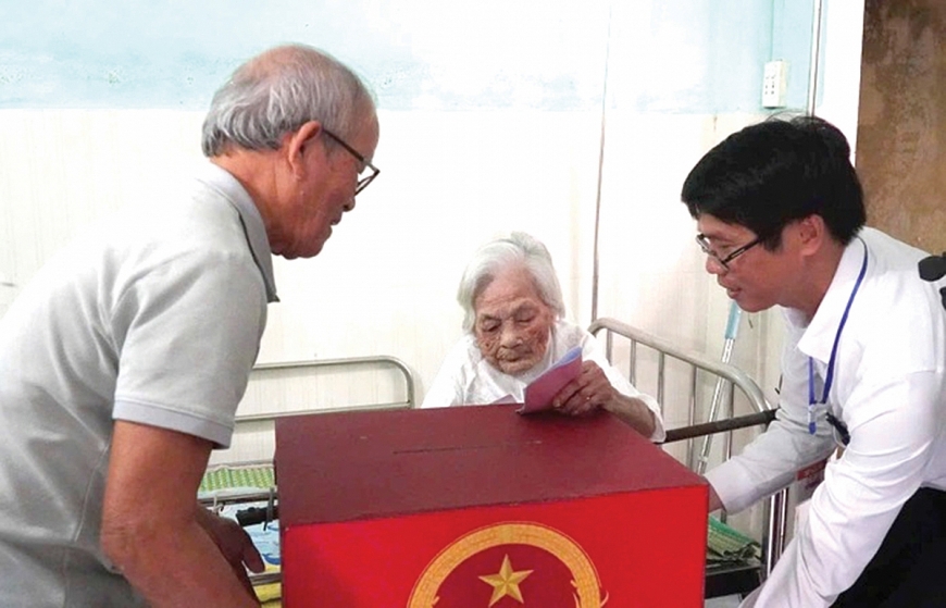 Những cử tri trăm tuổi trong Ngày hội non sông