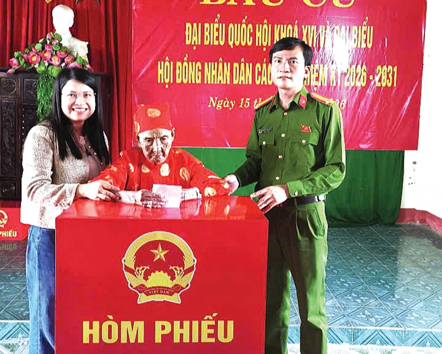 Những cử tri trăm tuổi trong Ngày hội non sông