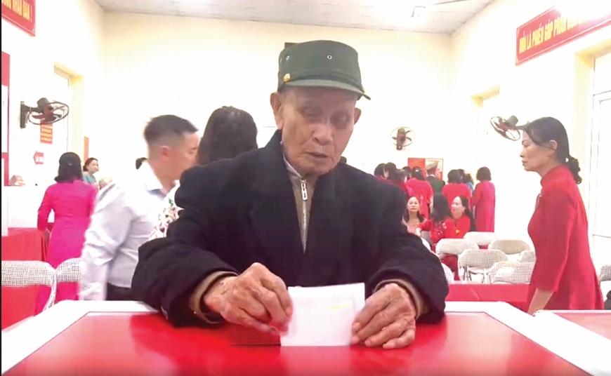 Những cử tri trăm tuổi trong Ngày hội non sông