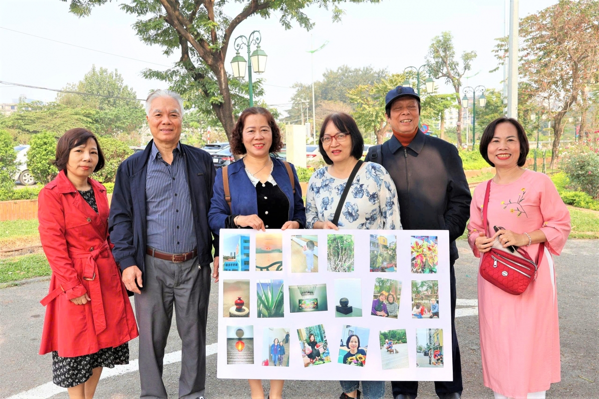 Học viên và sản phẩm...