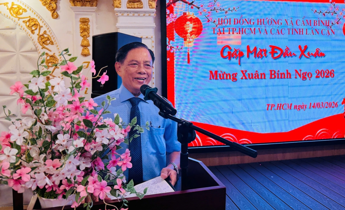 Ông Nguyễn Văn Tiến, Chủ tịch Hội đồng hương Cẩm Bình TP.HCM phát biểu tại buổi họp mặt Xuân Bính Ngọ 2026, gắn kết cộng đồng người Hà Tĩnh