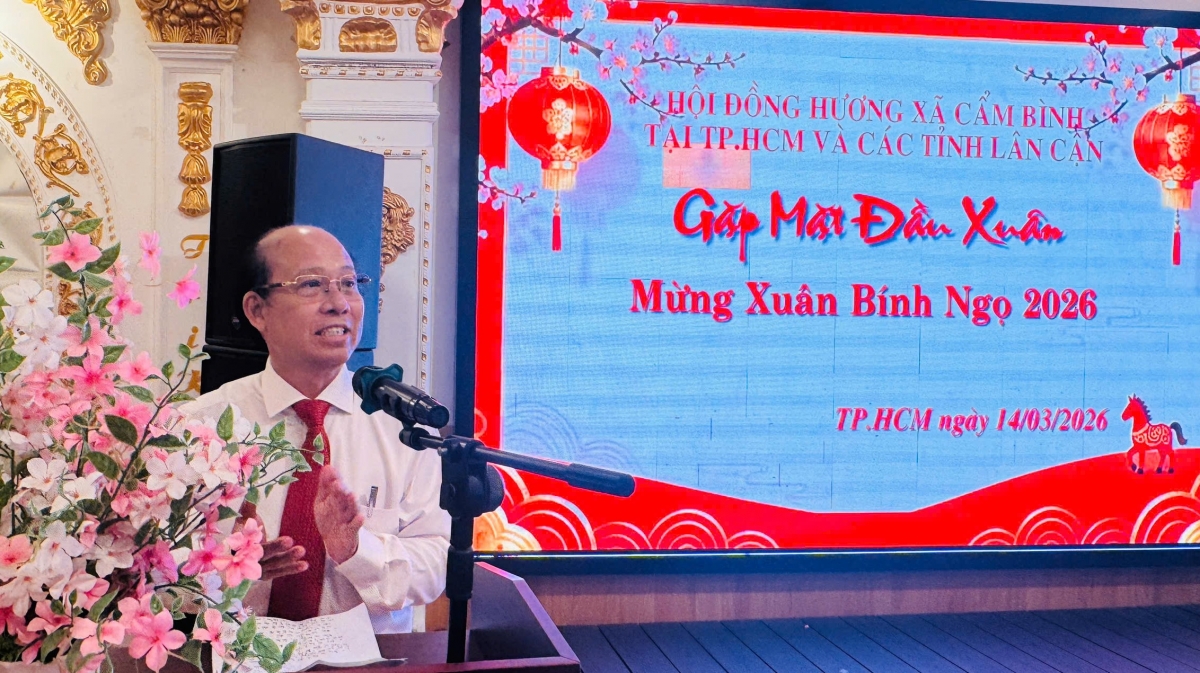 Ông Võ Văn Tý, Phó Chủ tịch Hội đồng hương xã Cẩm Bình tại TP. Hồ Chí Minh, phát biểu tại chương trình