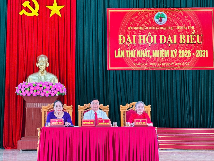 Đoàn Chủ tịch điều hành Đại hội.